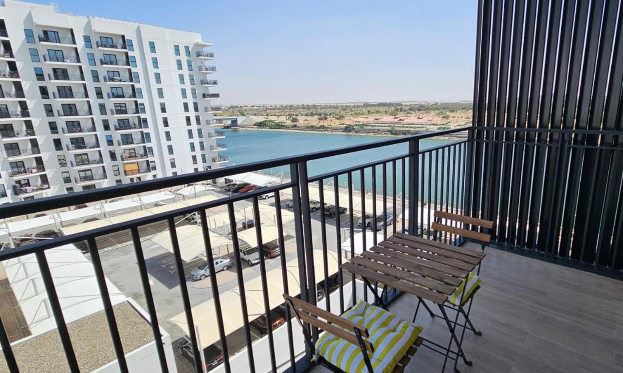 אבו דאבי B1 Studio In Yas With Canal View מראה חיצוני תמונה