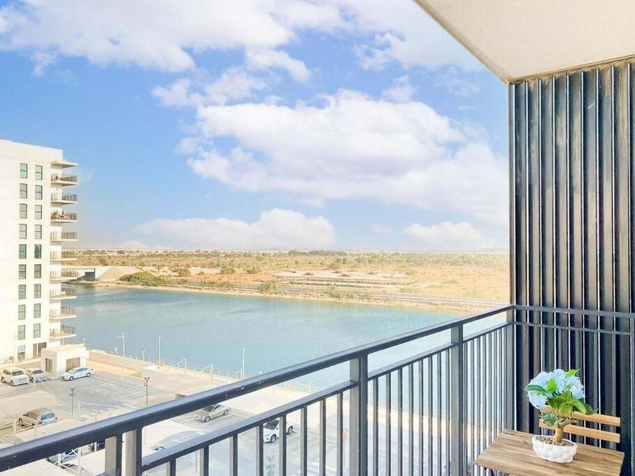 אבו דאבי B1 Studio In Yas With Canal View מראה חיצוני תמונה